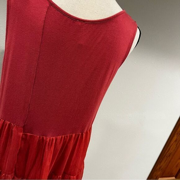 Sleeveless midi dress  - Picture 7 of 10